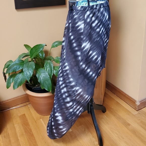 EXPRESS BLACK & WHITE HIGH LOW WRAP SKIRT! - Picture 3 of 8